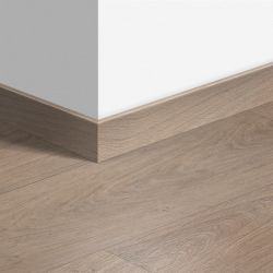 QUICKSTEP CLASSIC PLINT EIK WIT GEBLEEKT CLM1291 2400X12X58MM